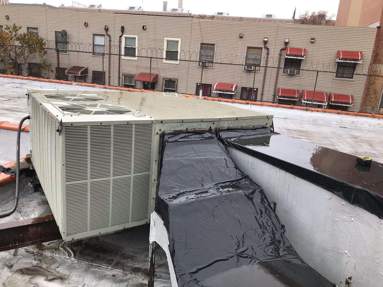 Installation new heat exchanger rooftop unit REEM HVAC-Elite.com